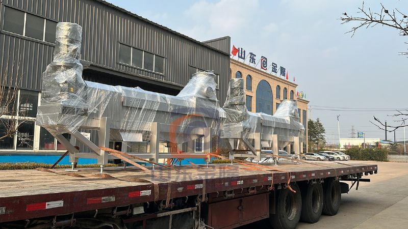 250雙螺旋擠漿機——茶葉渣脫水設(shè)備02.jpg